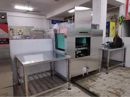 Sửa chữa và thay thế linh kiện bên trong máy rửa chén chuyên nghiệp